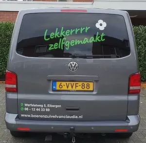Bestelbus met belettering van Boerenzuivel van Claudia